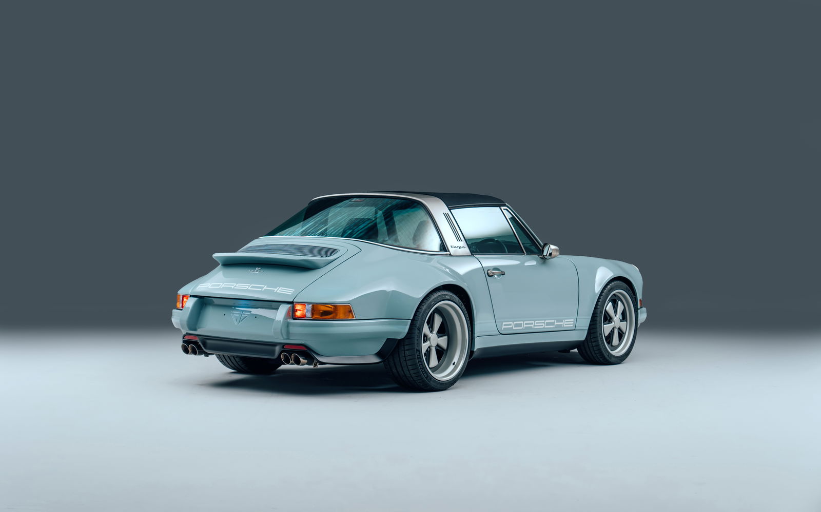 Porsche 964 Targa 'Theon GBR003' - rear